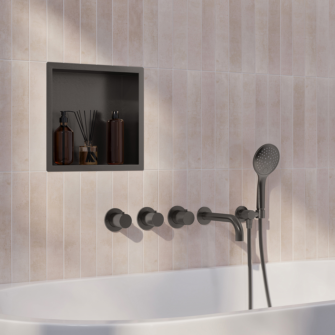 Caral inbouwthermostaat 2 stopkranen compleet met baduitloop 20 cm en 3 standen handdouche gunmetal