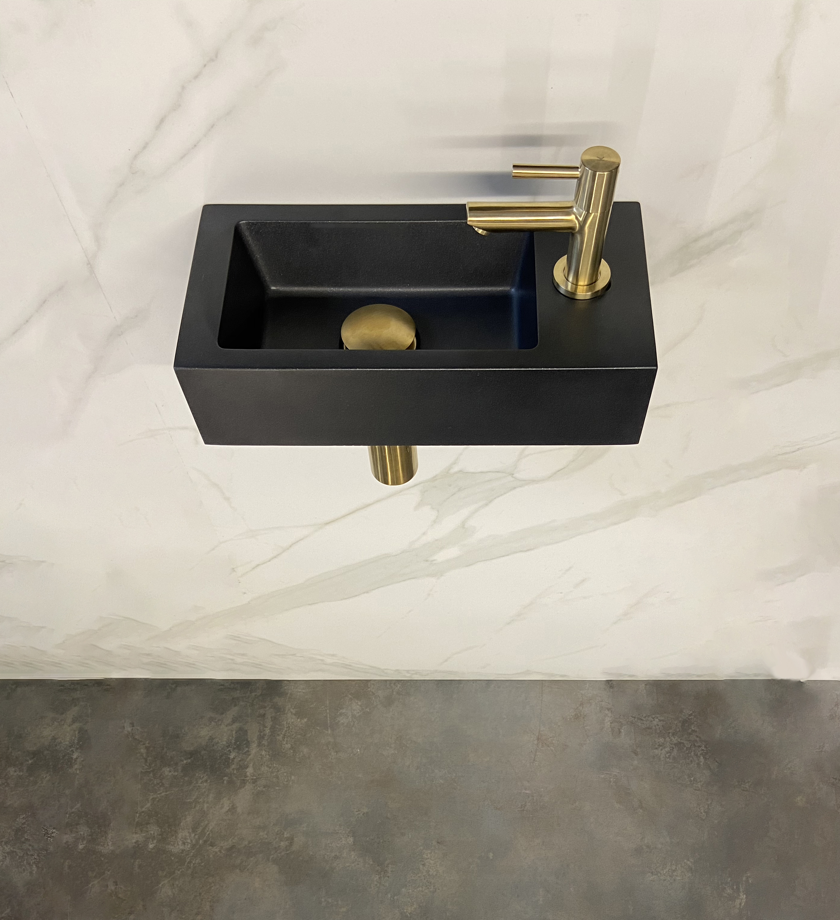 One Pack Mini-Rhea rechts fontein 36 x 18 cm Quartz en geborsteld messing - 39.3608